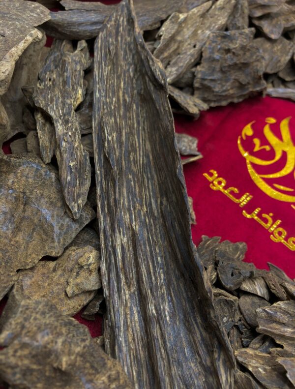 نوادر العود الماليزي vip غابات صباح ( قديم ٣٠ سنة )