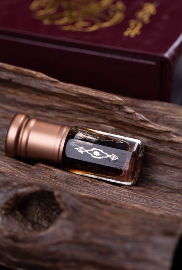 دهن عود ( غابات لاي ماي هونسون ) ريحة نادرة